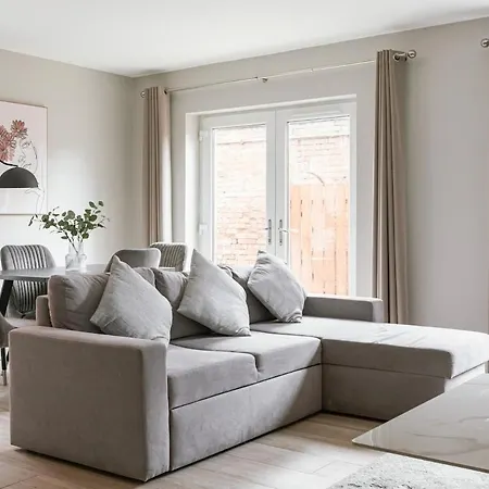 Luxurious 2 Bedroom City Centre Apartment Walking Distance To Everything Sleeps 6 Belfast Exterior photo