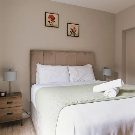 Luxurious 2 Bedroom City Centre Apartment Walking Distance To Everything Sleeps 6 Belfast Exterior photo