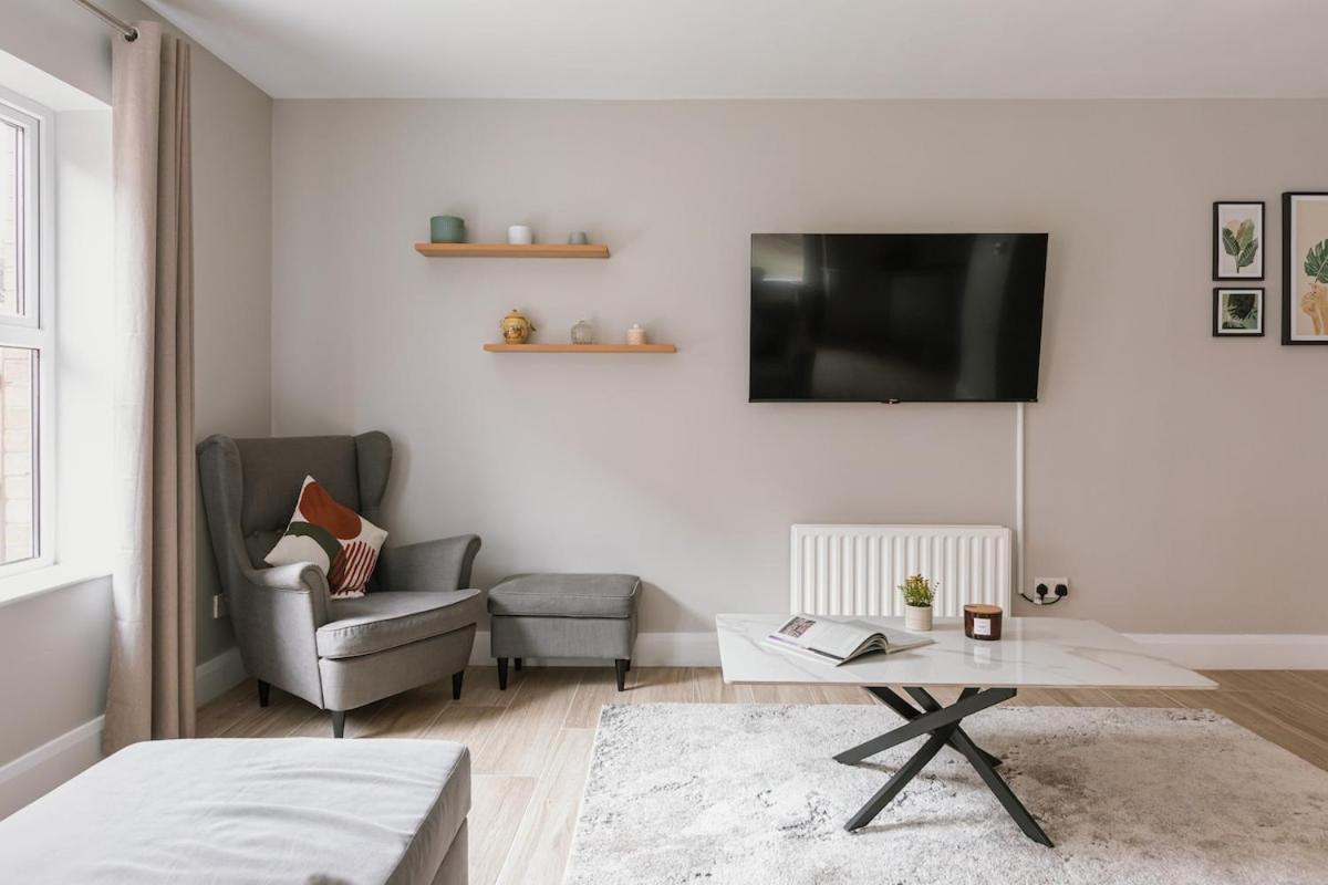 Apartment Luxurious 2 Bedroom Centre Walking Distance To Everything Sleeps 6